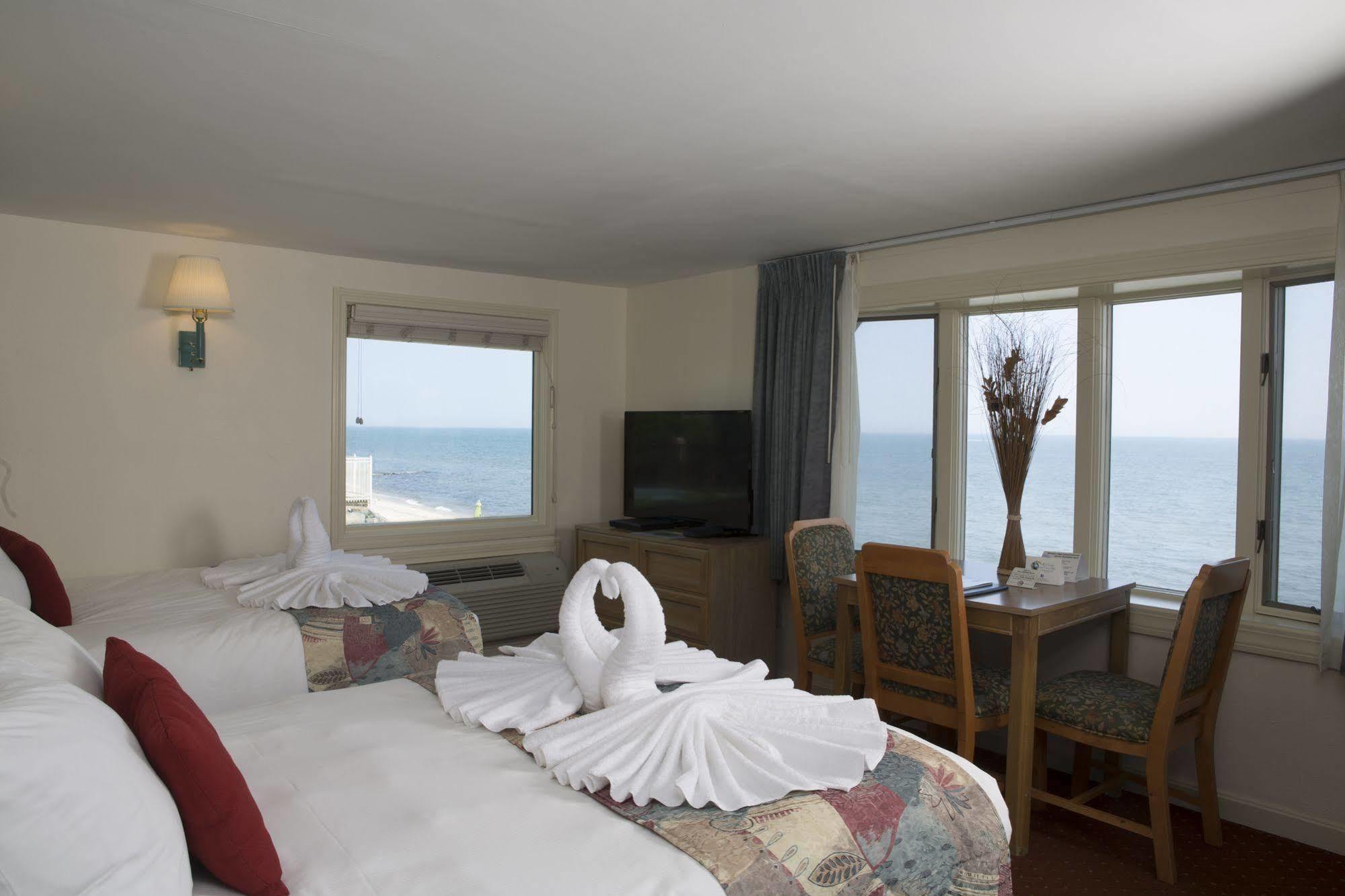 The Corsair & Cross Rip Oceanfront Motel Dennisport Exterior photo